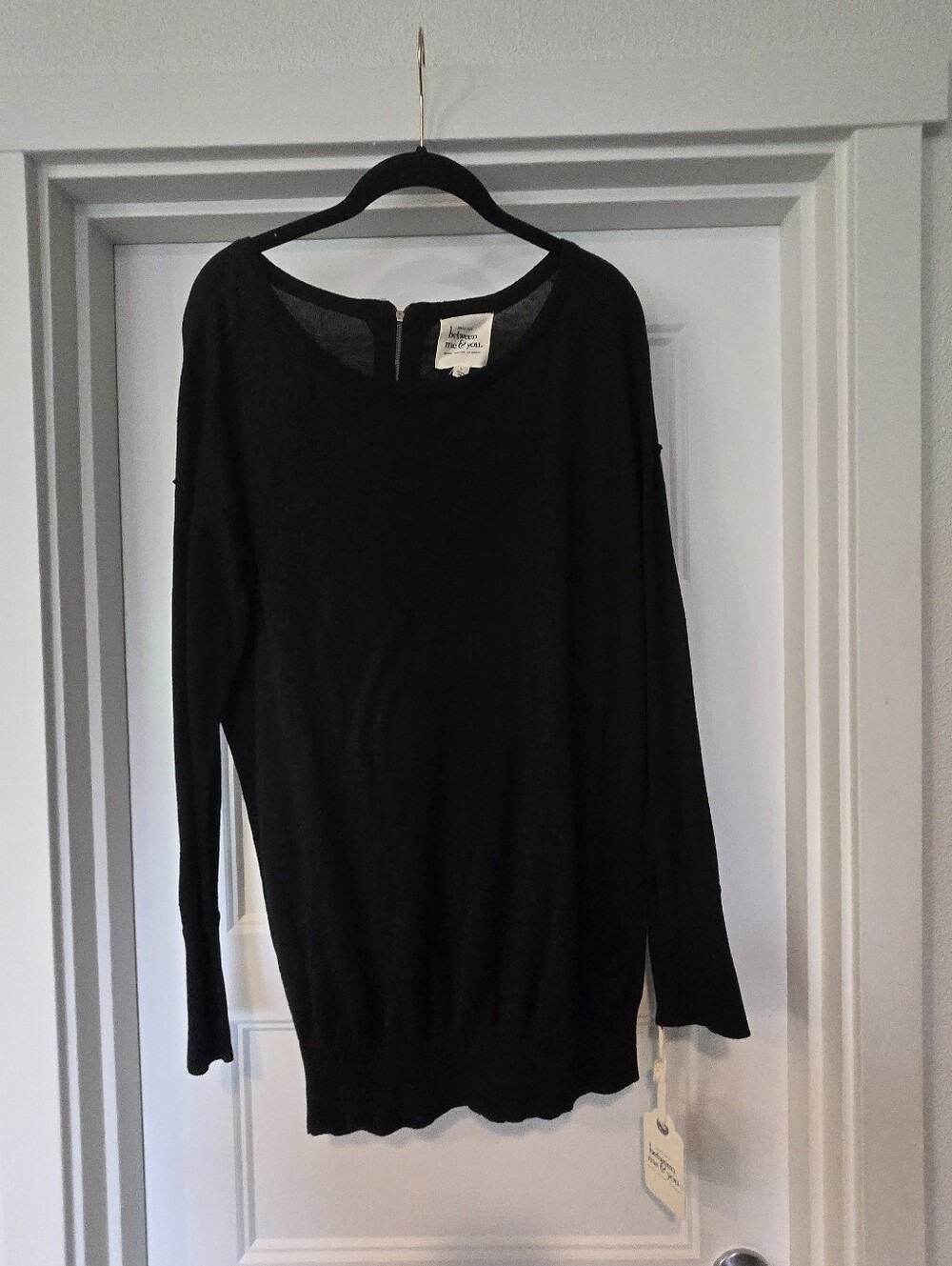 NWT! Black Women's Long Lightweight Crewneck Sweater Size L
